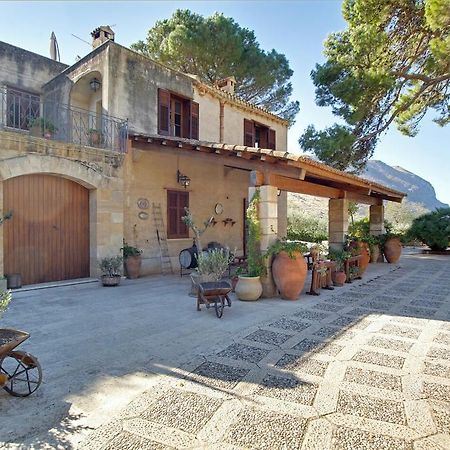 Poggio Di Mare Bed and Breakfast Castelluzzo Exteriör bild