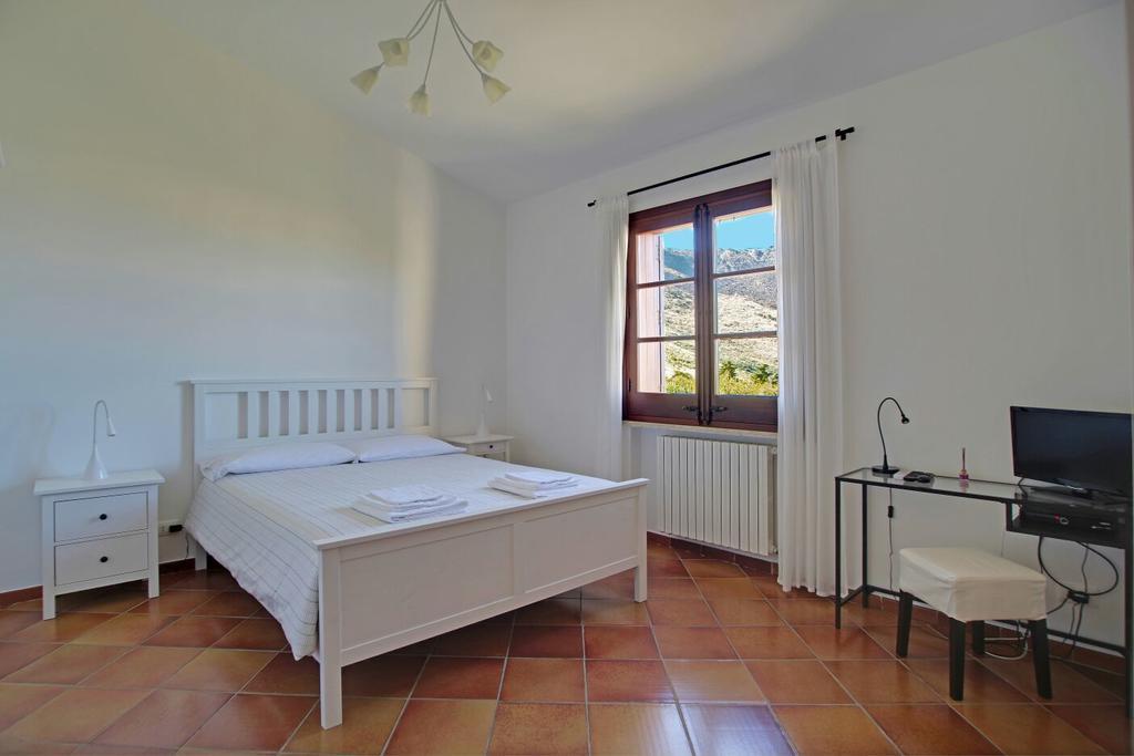 Poggio Di Mare Bed and Breakfast Castelluzzo Exteriör bild