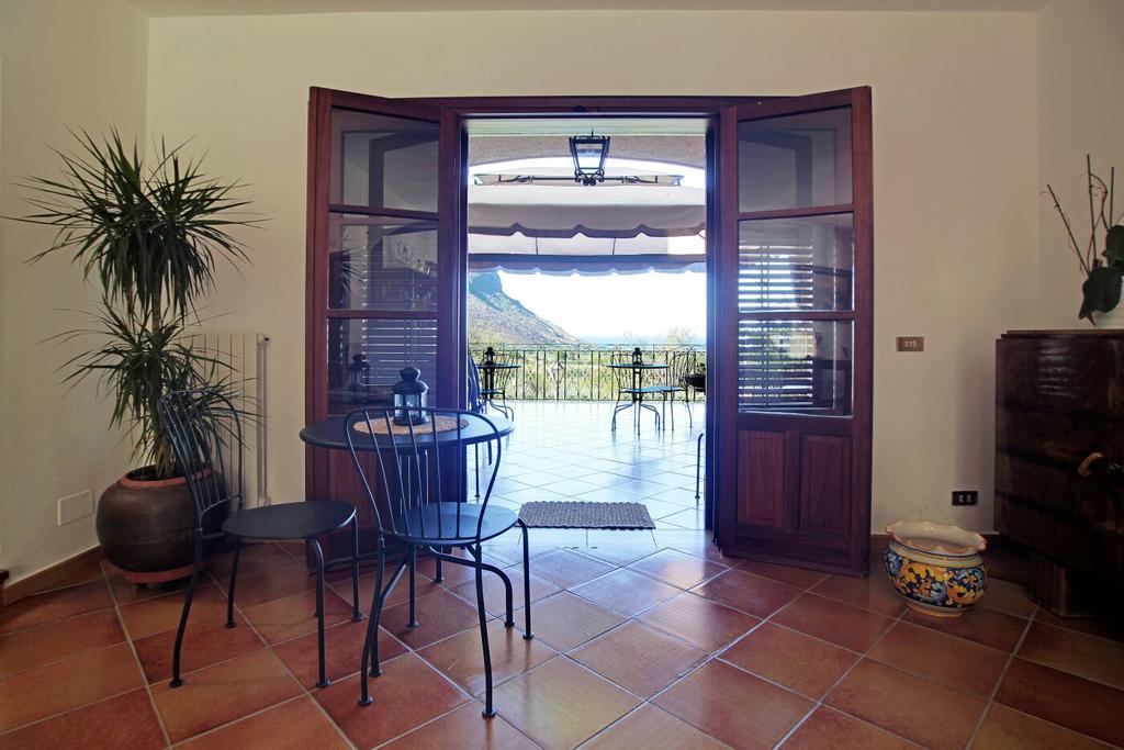Poggio Di Mare Bed and Breakfast Castelluzzo Exteriör bild
