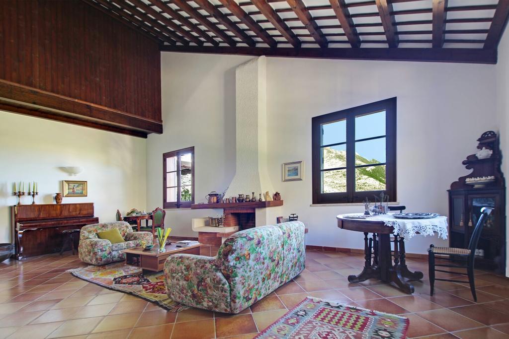 Poggio Di Mare Bed and Breakfast Castelluzzo Exteriör bild