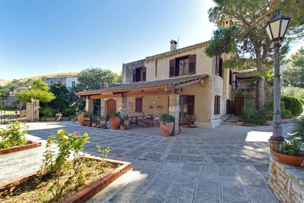 Poggio Di Mare Bed and Breakfast Castelluzzo Exteriör bild