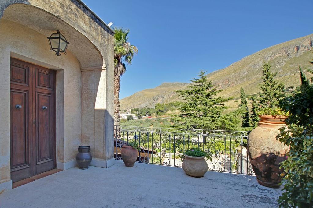 Poggio Di Mare Bed and Breakfast Castelluzzo Exteriör bild