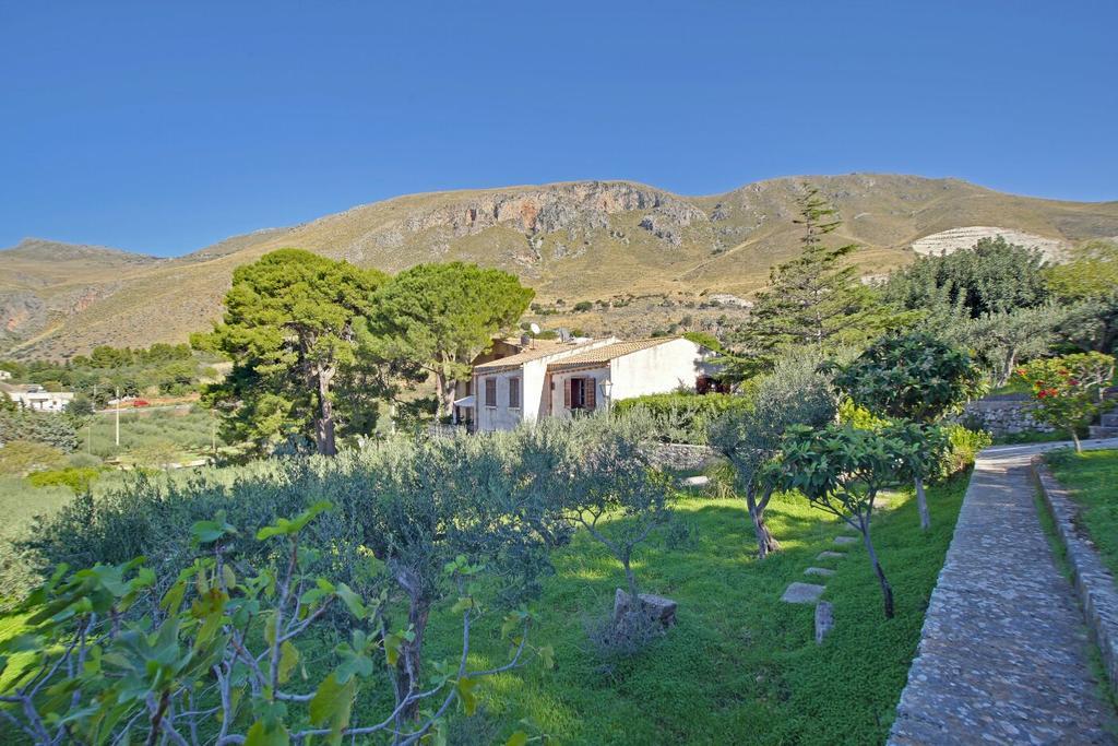 Poggio Di Mare Bed and Breakfast Castelluzzo Exteriör bild